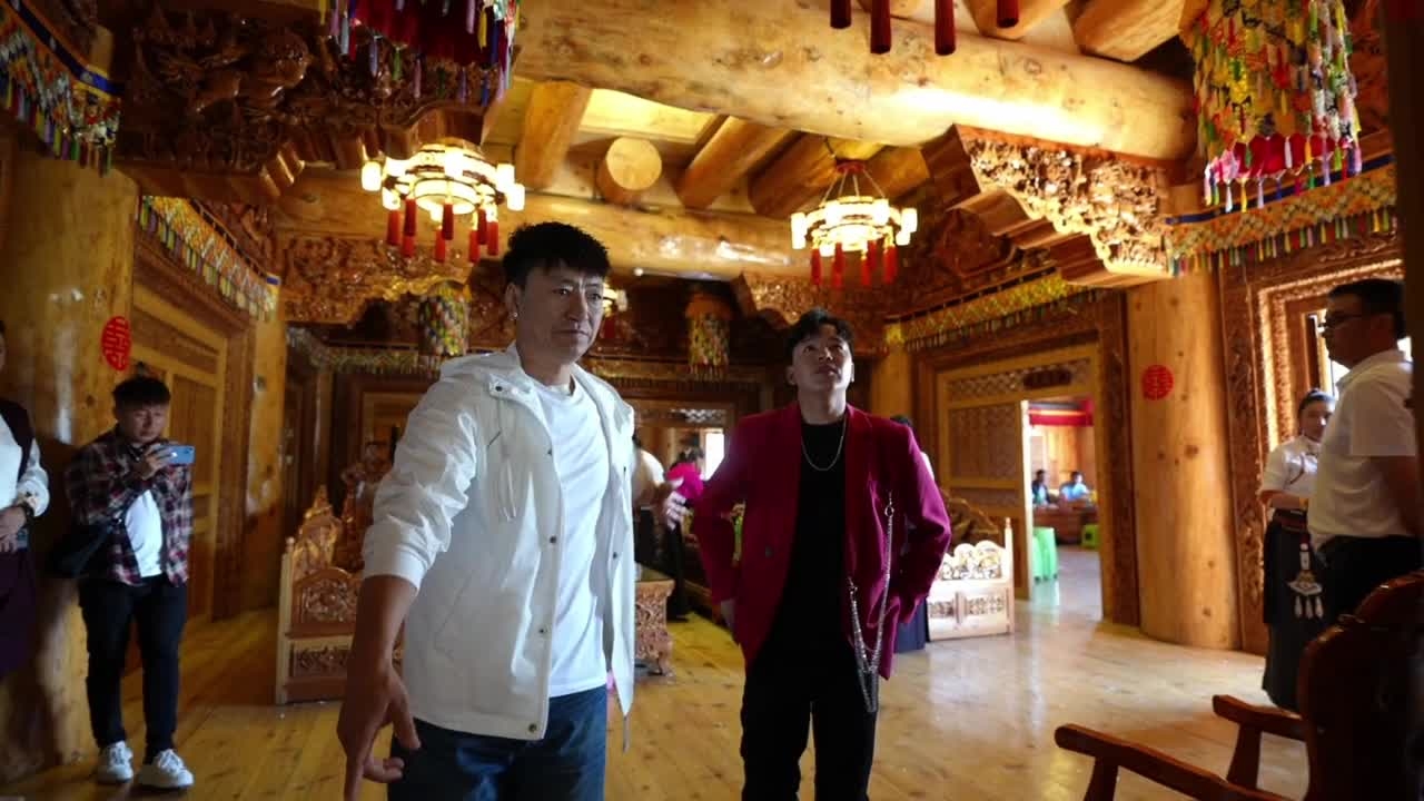 和齐旦布、旦增尼玛一起打卡道孚民居